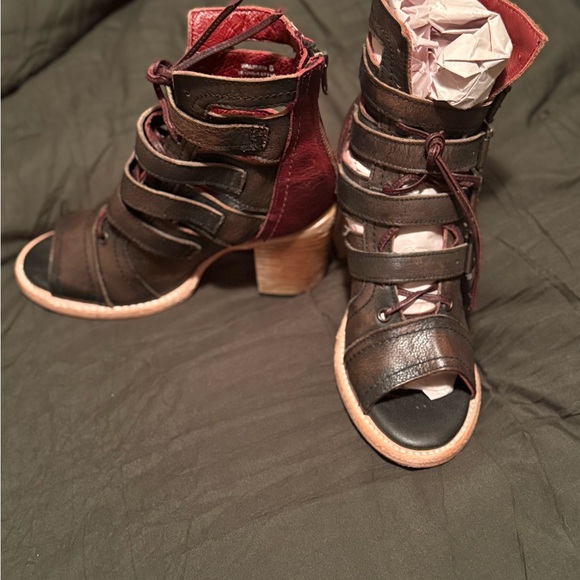 Freebird heels - Picture 2 of 3